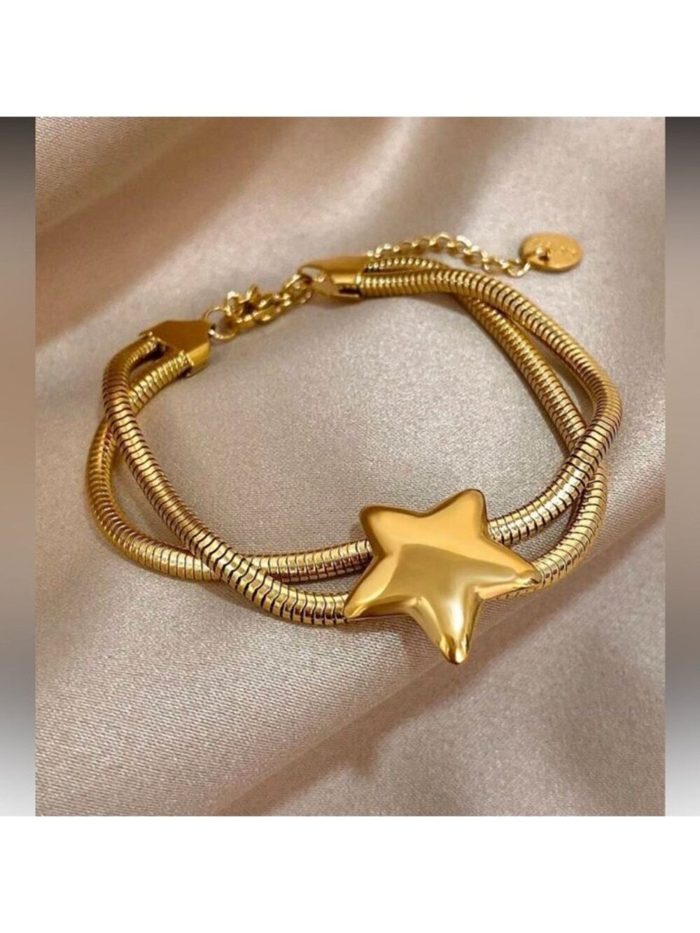 Gold Star Bracelet Q14